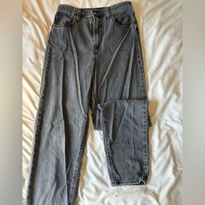 Brand Levi’s, Size 27, Color washed out black